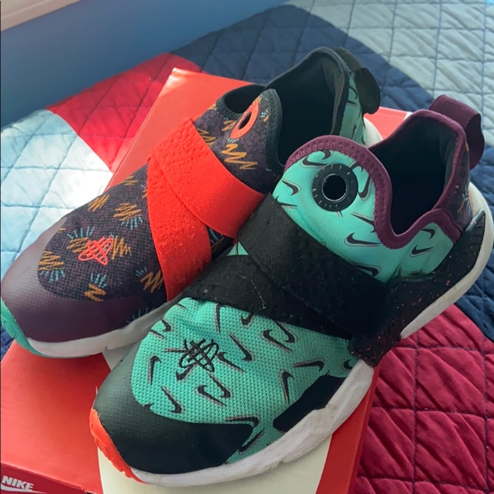 Nike Hurache Extreme (GS) size 5.5 US